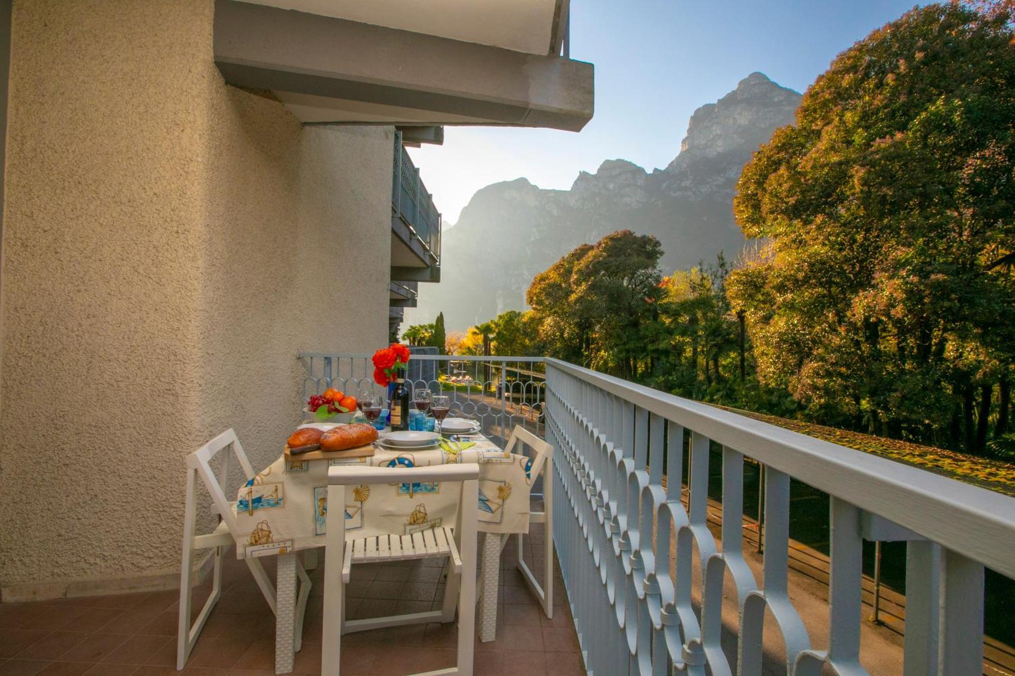Residenza Lago D'Argento - Happy Rentals Riva del Garda Extérieur photo