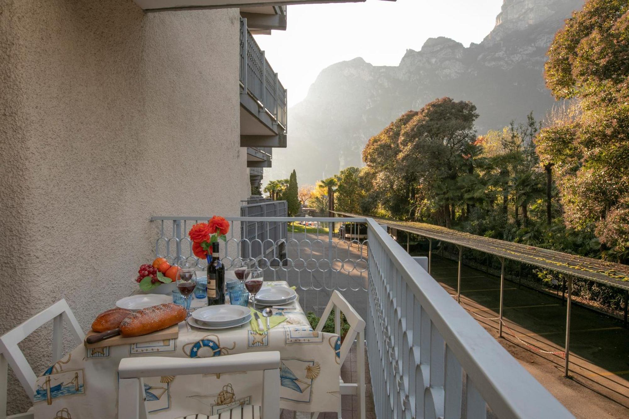 Residenza Lago D'Argento - Happy Rentals Riva del Garda Extérieur photo